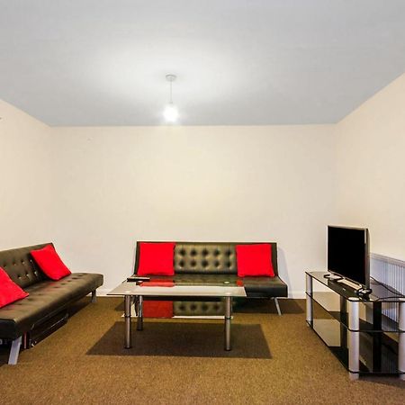 Spacious Studio Flat- Watford Junction & Harry Potter World Exterior foto