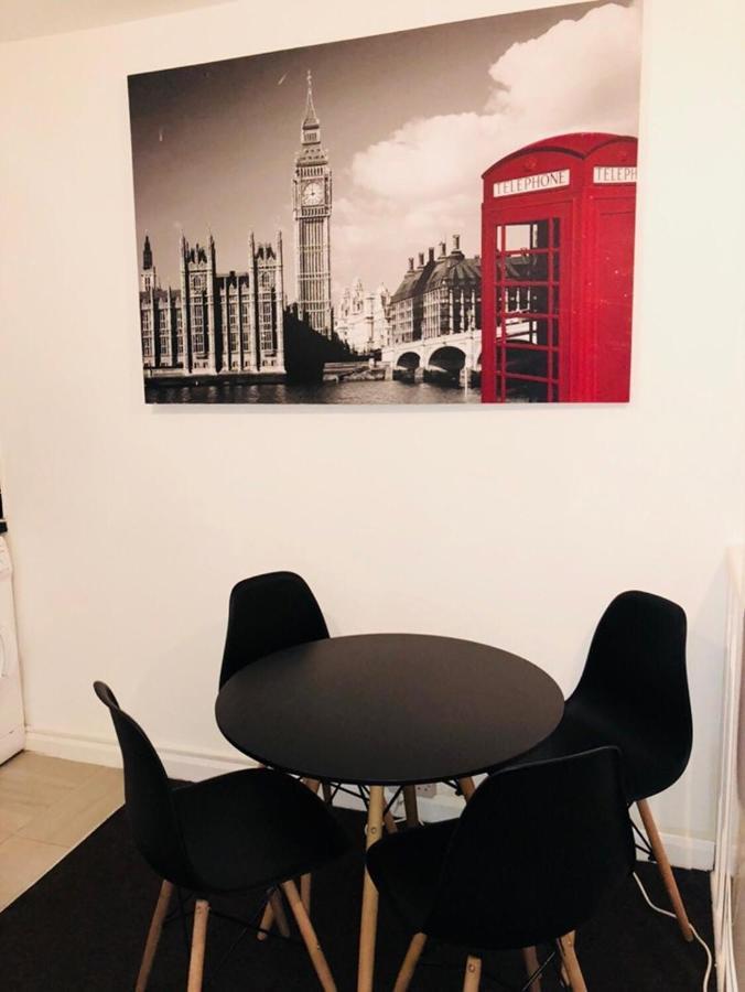 Spacious Studio Flat- Watford Junction & Harry Potter World Exterior foto